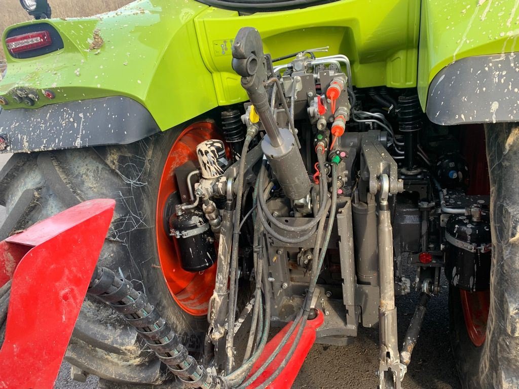 Traktor des Typs CLAAS ARION 660 CMATIC, Gebrauchtmaschine in Aubiet (Bild 5)